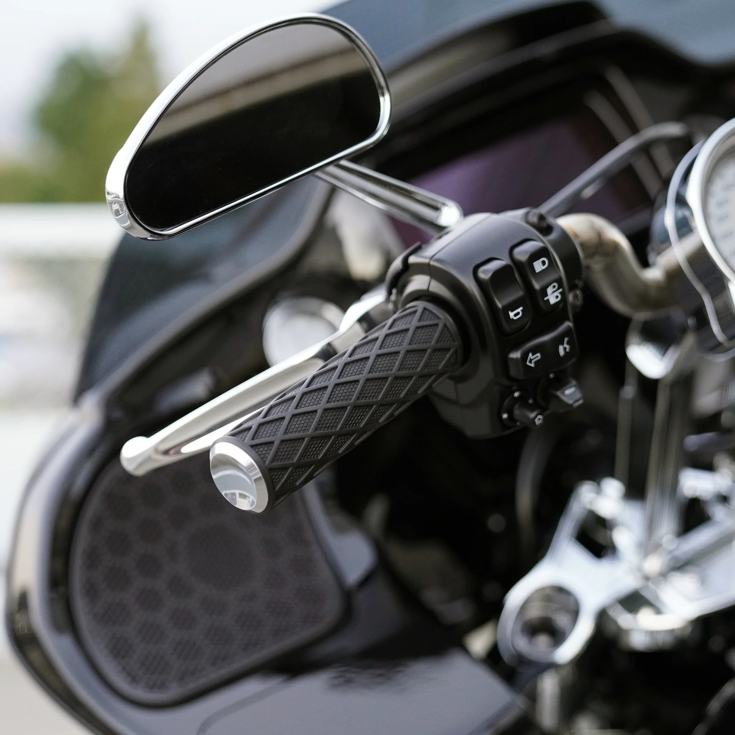 Diamond Grips, Chrome - Image 3