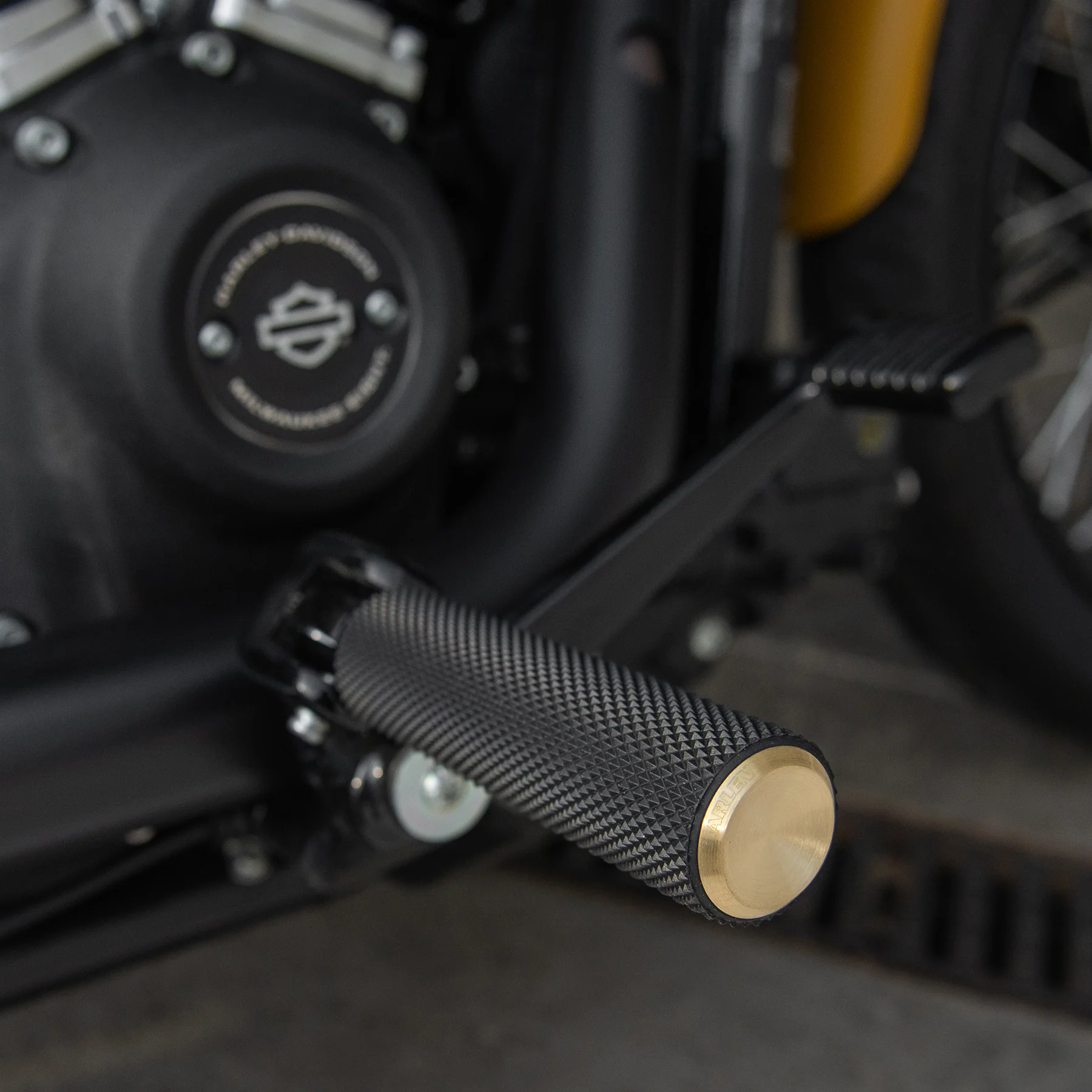 Knurled Footpegs, Brass - Image 4