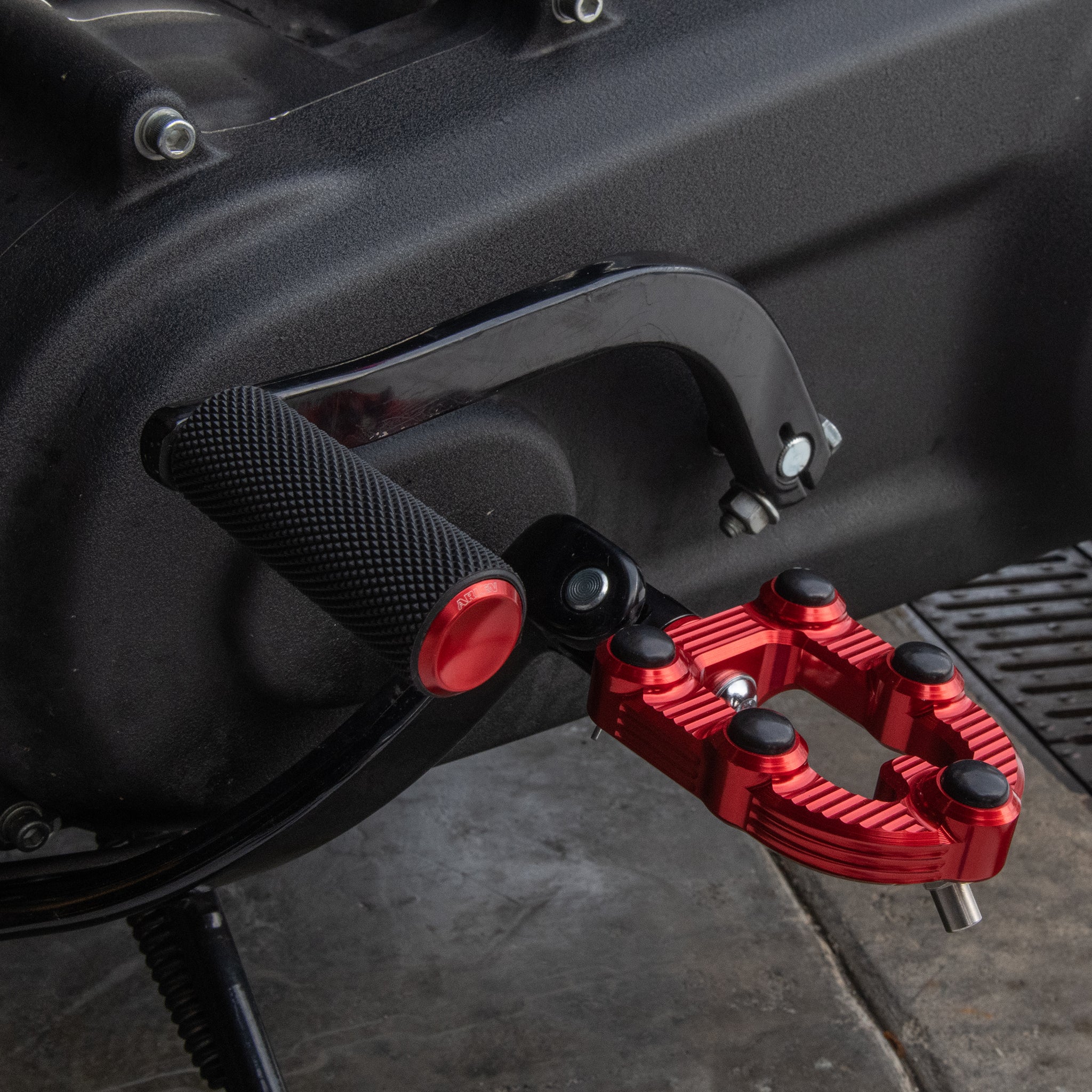 Knurled Shift Pegs, Red - Image 2