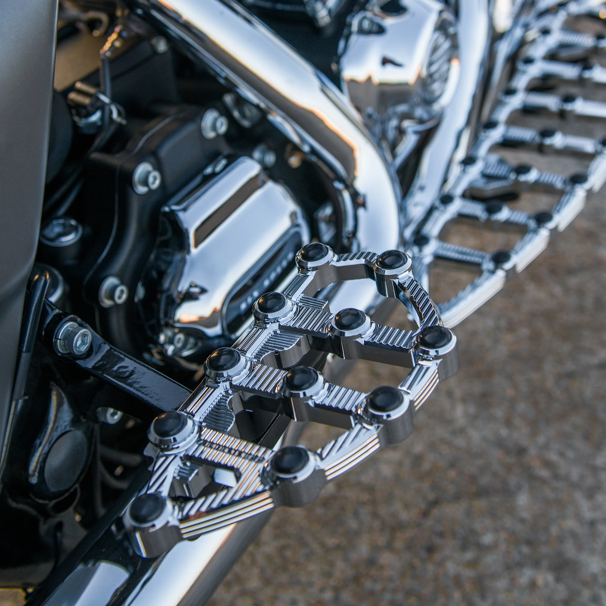 Ness-MX Passenger Floorboards, Chrome - Image 4