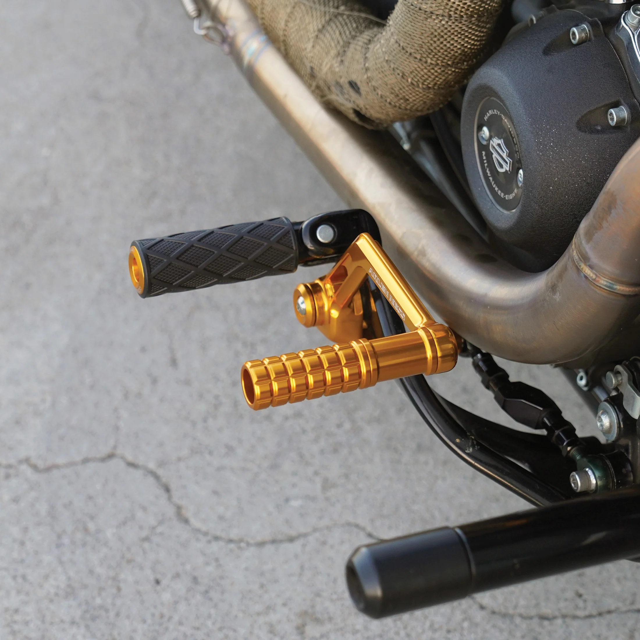 Speedliner Brake Arm for Softail, Gold - Image 3