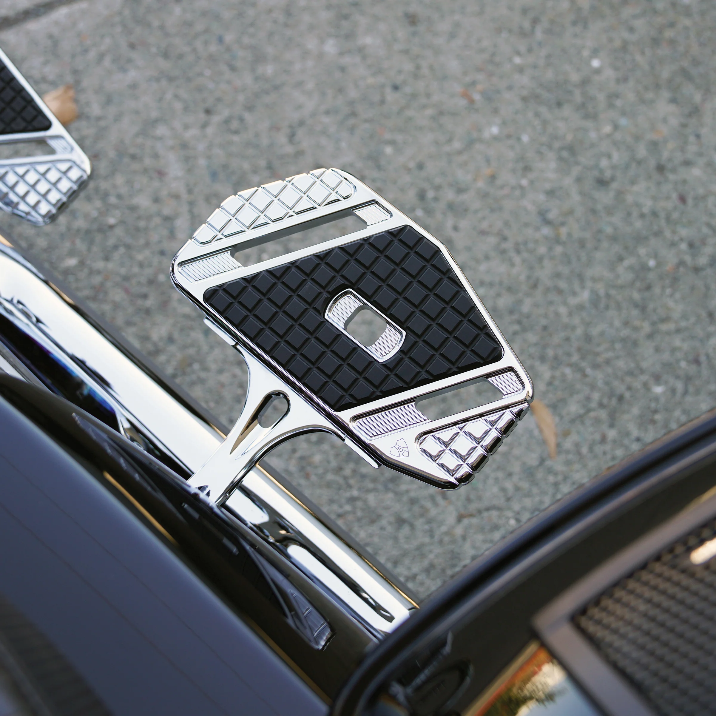 SpeedLiner Passenger Floorboards, Chrome - Image 4